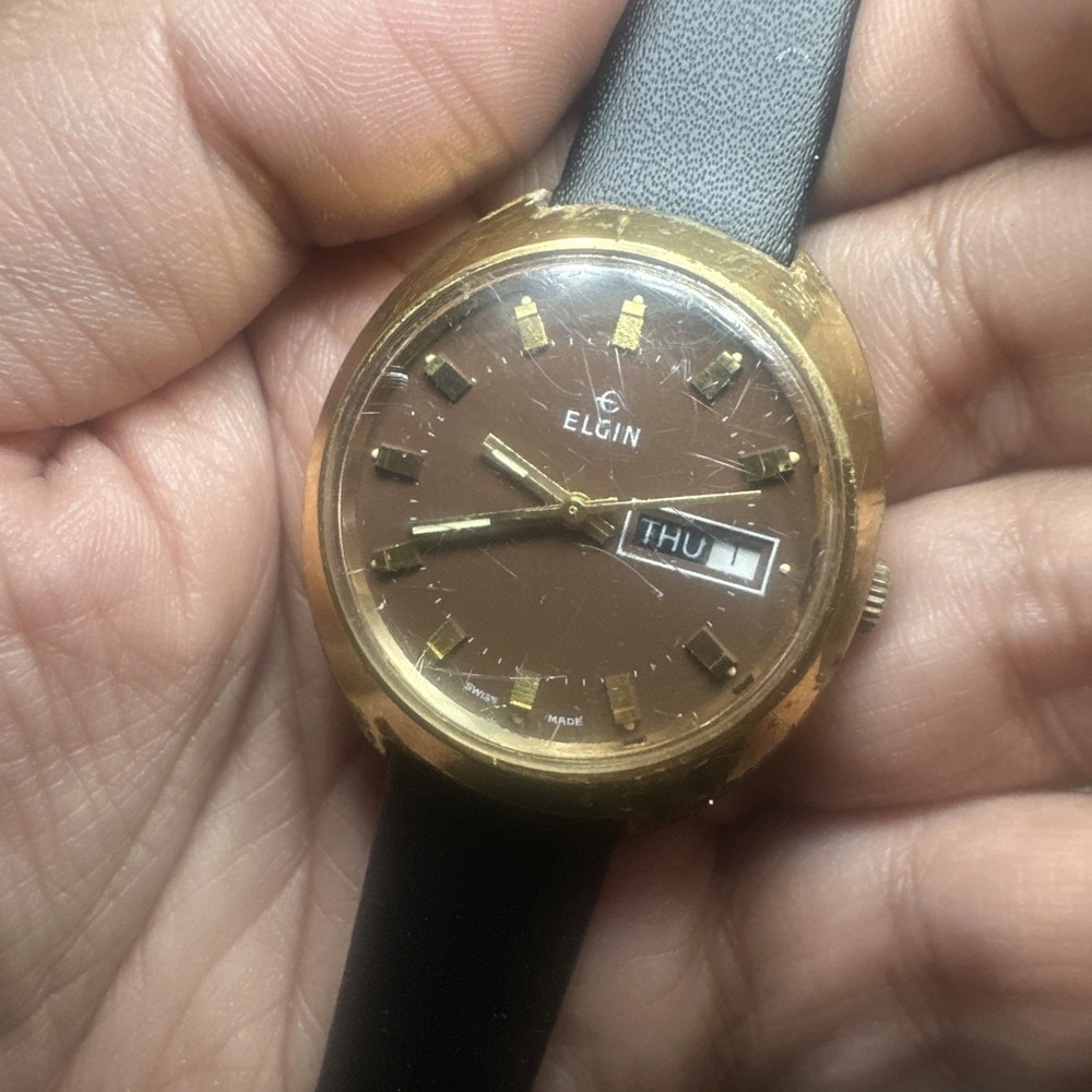 Works 1970s VTG Elgin Men's 17 Jewels Day/Date Brown Dial Swiss Gold Tone 36mm - Picture 2 of 11